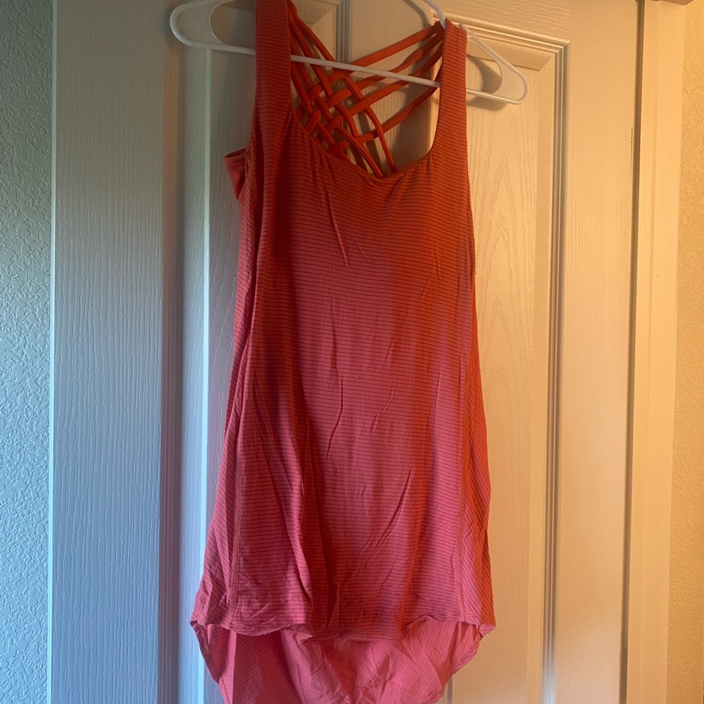 Super cute coral Lululemon top